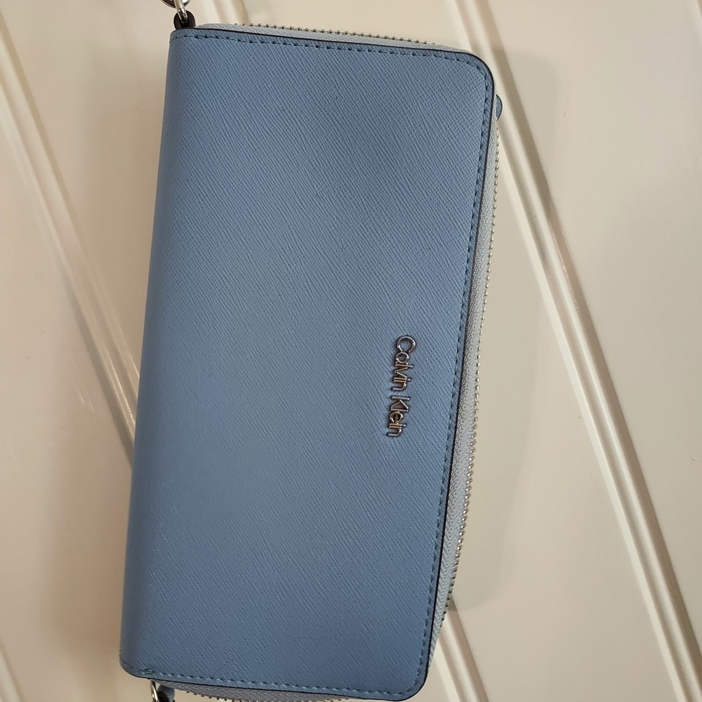 Calvin Klein Womens Robin's Egg Blue Solid Pebbled Zip Around Wallet Purse